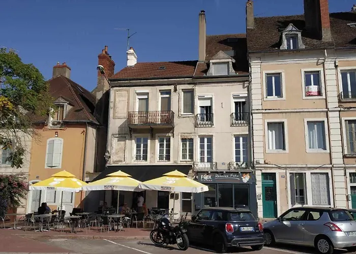 Rive De Saone 75M2.P\'Tit Dej.Agreable & Spacieux.
